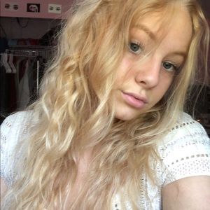 Meet your Posher, Olivia